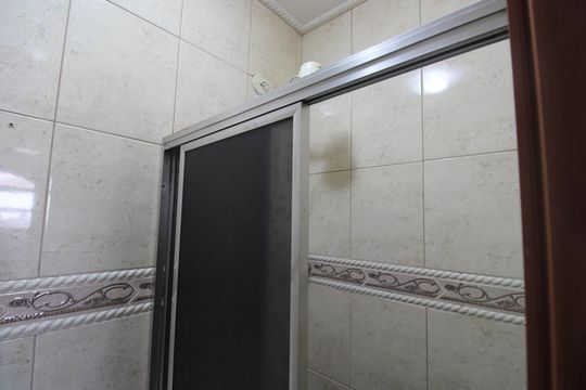 Área de serviço - Banheiro 1 de casa de condomínio para alugar com 3 quartos, 243m² em Taquara, Rio de Janeiro