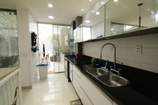 Cozinha de casa para alugar com 3 quartos, 340m² em Pechincha, Rio de Janeiro