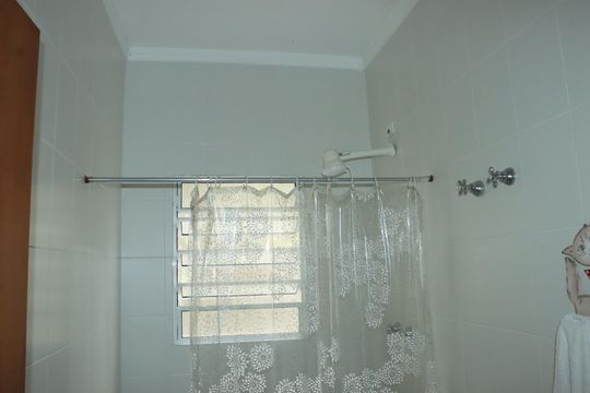 Casa de Condomínio para alugar com 4 quartos, 406m² em Jardim Itatiaia, Cotia