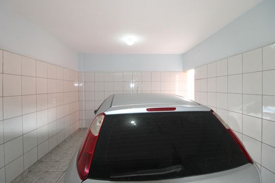 Garagem de casa à venda com 3 quartos, 189m² em Jardins Recanto das Rosas, São Paulo