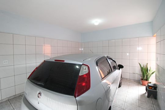 Garagem de casa à venda com 3 quartos, 189m² em Jardins Recanto das Rosas, São Paulo