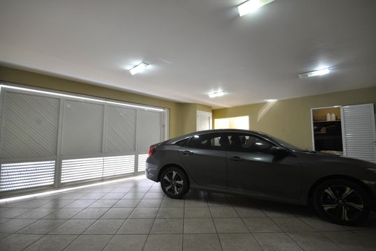 Garagem de casa à venda com 3 quartos, 133m² em Vila Medeiros, São Paulo