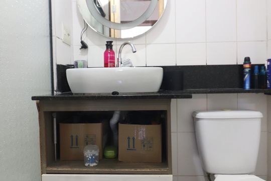 Banheiro Social de apartamento à venda com 3 quartos, 70m² em Jardim Santo André, Santo André