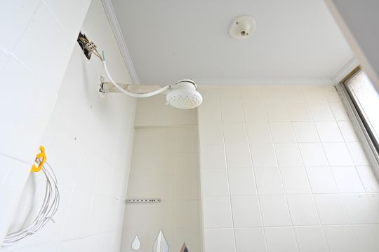 Banheiro de Serviço de apartamento à venda com 3 quartos, 100m² em Vila Clementino, São Paulo