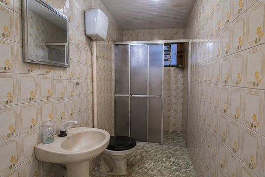 Banheiro 1 de casa à venda com 2 quartos, 106m² em Estância Velha, Canoas