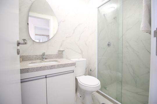 Banheiro da Suíte 1 de apartamento à venda com 1 quarto, 45m² em Petrópolis, Porto Alegre