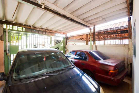 Garagem de casa para alugar com 2 quartos, 187m² em Jardim Rosana, Guarulhos
