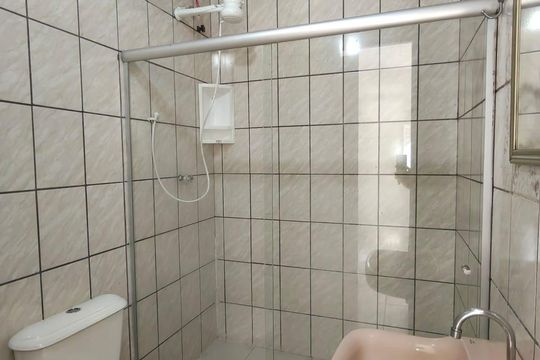 Banheiro de casa para alugar com 1 quarto, 21m² em Patamares, Salvador
