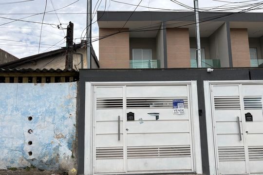 Fachada  de casa à venda com 3 quartos, 120m² em Jardim Brasília (zona Leste), São Paulo