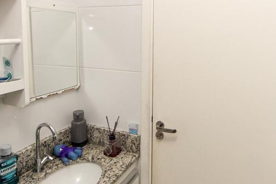 Banheiro de casa de condomínio à venda com 2 quartos, 50m² em Vila Mazzei, São Paulo