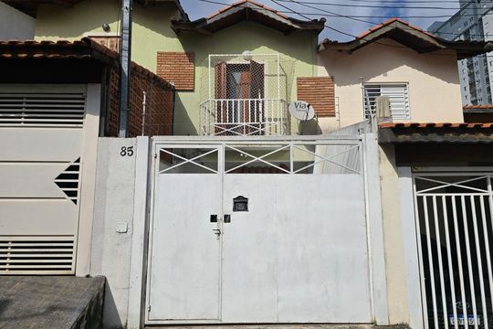 Fachada de casa à venda com 2 quartos, 100m² em Vila dos Telles, Guarulhos