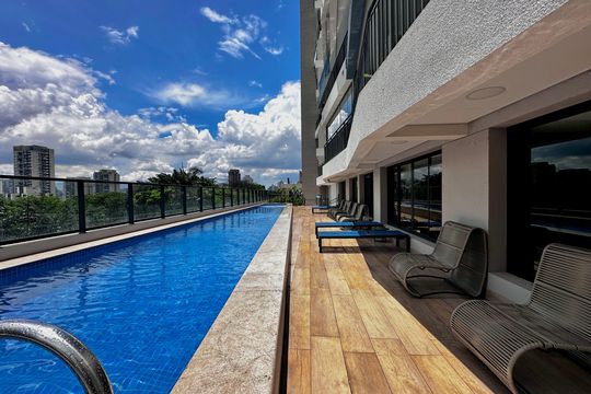 Piscina  de apartamento para alugar com 1 quarto, 34m² em Santo Amaro, São Paulo