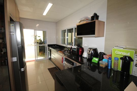 Cozinha de casa de condomínio para alugar com 3 quartos, 285m² em Vila Machado, São José dos Campos