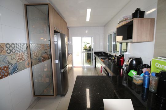 Cozinha de casa de condomínio para alugar com 3 quartos, 285m² em Vila Machado, São José dos Campos