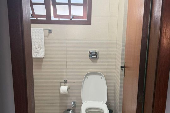Banheiro de apartamento à venda com 2 quartos, 100m² em Jardim São Pedro, Porto Alegre