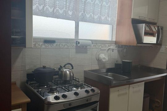 Cozinha de apartamento à venda com 2 quartos, 100m² em Jardim São Pedro, Porto Alegre