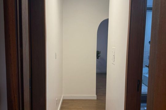 Corredor de apartamento à venda com 2 quartos, 100m² em Jardim São Pedro, Porto Alegre