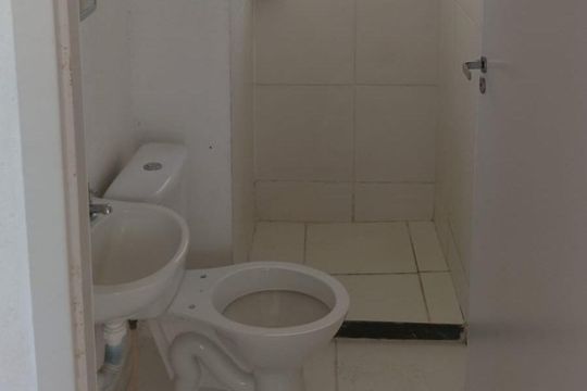 Banheiro social de apartamento para alugar com 2 quartos, 50m² em Cabuçu, Nova Iguaçu