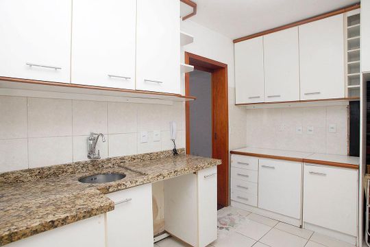 Cozinha de apartamento para alugar com 3 quartos, 94m² em Santana, Porto Alegre