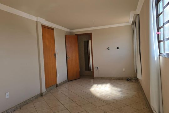 Sala de apartamento para alugar com 3 quartos, 267m² em Planalto, Belo Horizonte