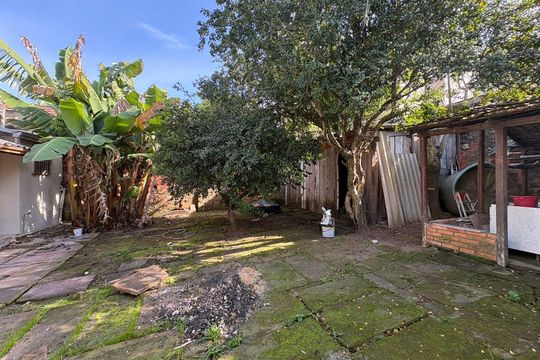 Quintal de casa à venda com 2 quartos, 275m² em Centro, Canoas