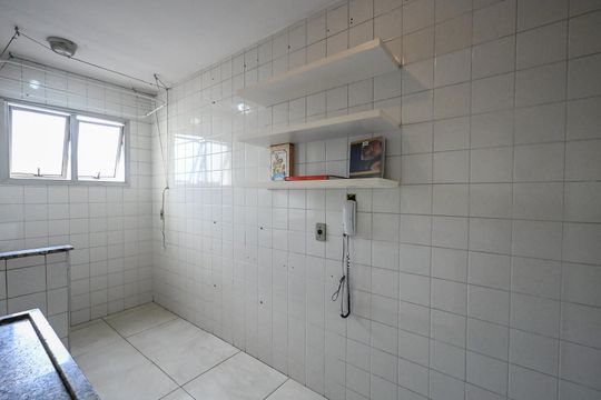 Cozinha de apartamento à venda com 2 quartos, 54m² em Jardim Umarizal, São Paulo