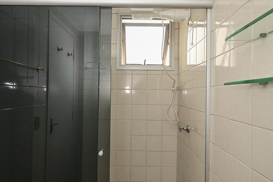 Banheiro de apartamento à venda com 2 quartos, 54m² em Jardim Umarizal, São Paulo