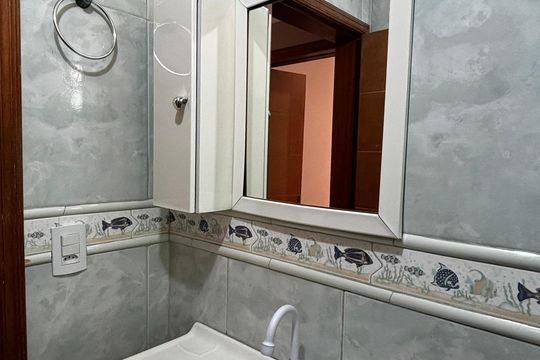 Banheiro de apartamento à venda com 2 quartos, 56m² em Parque Oratório, Santo André
