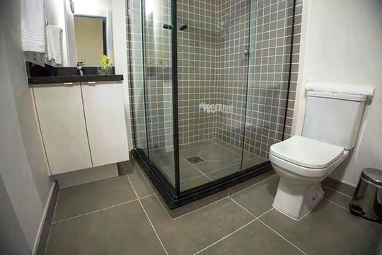 Banheiro de apartamento para alugar com 1 quarto, 30m² em Centro Histórico, Porto Alegre