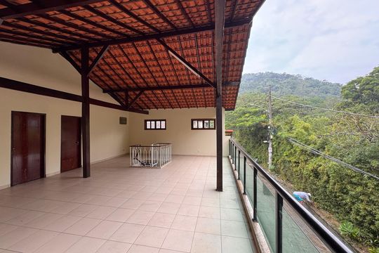 Terraço de casa de condomínio para alugar com 5 quartos, 350m² em Camorim, Rio de Janeiro