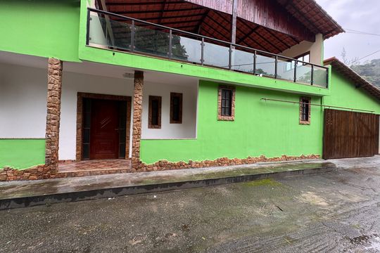 Fachada de casa de condomínio para alugar com 5 quartos, 350m² em Camorim, Rio de Janeiro