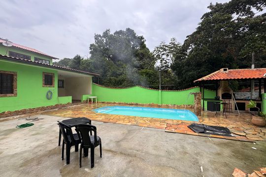 Área externa de casa de condomínio para alugar com 5 quartos, 350m² em Camorim, Rio de Janeiro