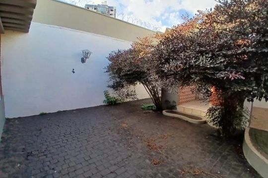 Área Externa de casa para alugar com 4 quartos, 170m² em Tabajaras, Uberlândia