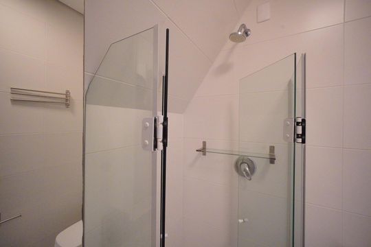 Banheiro da Suíte 2 de apartamento para alugar com 2 quartos, 98m² em Córrego Grande, Florianópolis