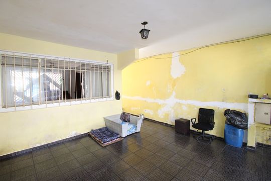 Garagem de casa à venda com 3 quartos, 145m² em Cidade Antônio Estêvão de Carvalho, São Paulo