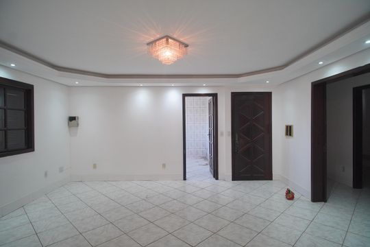 Sala de casa para alugar com 4 quartos, 350m² em Sete, Sapucaia do Sul