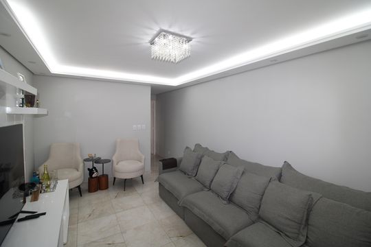 Sala de casa à venda com 3 quartos, 150m² em Vila Mirante, São Paulo