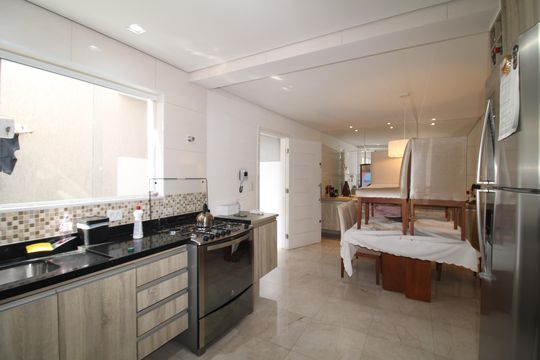 Cozinha de casa à venda com 3 quartos, 150m² em Vila Mirante, São Paulo