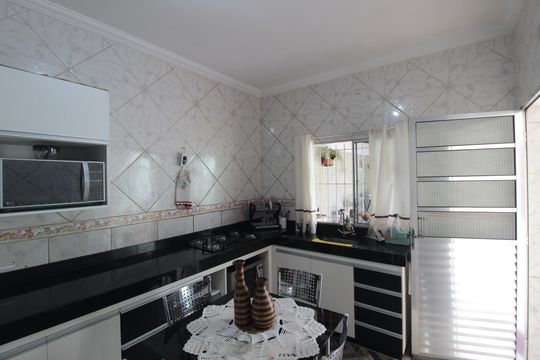 Cozinha de casa à venda com 2 quartos, 100m² em São João Batista, Belo Horizonte