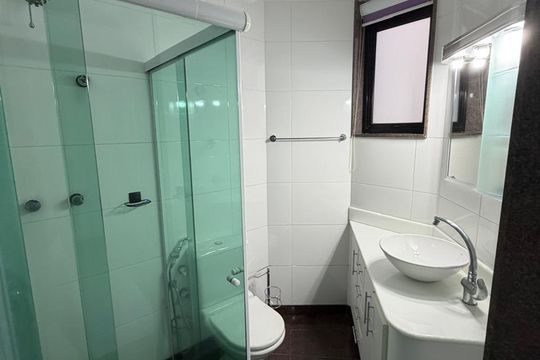 Banheiro de apartamento à venda com 1 quarto, 205m² em Jardim, Santo André