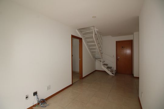 Sala 1 de apartamento para alugar com 3 quartos, 122m² em Taquara, Rio de Janeiro