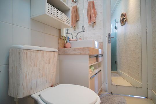 Banheiro de apartamento à venda com 3 quartos, 74m² em Scharlau, São Leopoldo