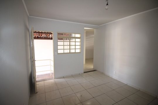 Sala de casa à venda com 2 quartos, 250m² em Flamengo, Contagem