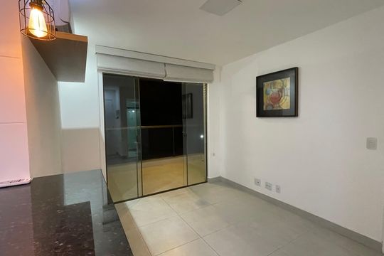 Sala de apartamento para alugar com 1 quarto, 41m² em Jardim Guanabara, Rio de Janeiro