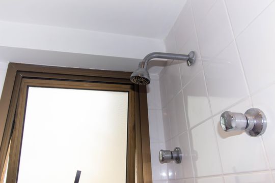 Banheiro de serviço de apartamento à venda com 4 quartos, 180m² em Icaraí, Niterói