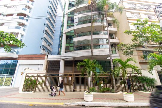 Fachada de apartamento à venda com 4 quartos, 180m² em Icaraí, Niterói