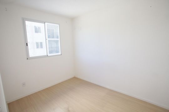Quarto 2 de apartamento para alugar com 2 quartos, 55m² em Taquara, Rio de Janeiro