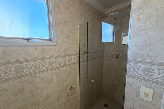 Banheiro de apartamento para alugar com 1 quarto, 50m² em Vila Congonhas, São Paulo