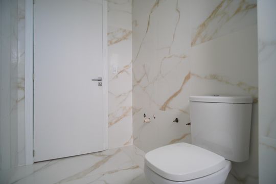 Banheiro da Suíte de apartamento à venda com 3 quartos, 101m² em Morro do Espelho, São Leopoldo