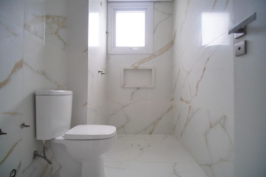 Banheiro da Suíte  de apartamento para alugar com 3 quartos, 168m² em Morro do Espelho, São Leopoldo